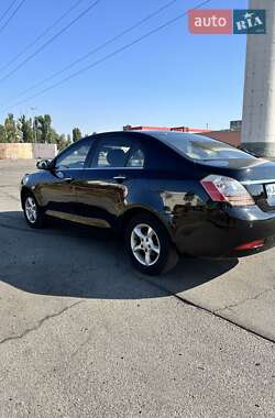 Седан Geely Emgrand 7 (EC7) 2013 в 
