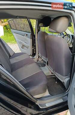 Хетчбек Geely Emgrand 7 (EC7) 2012 в 