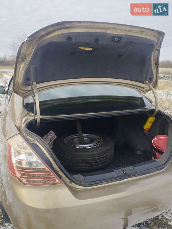Седан Geely Emgrand 7 (EC7) 2012 в Краснограді