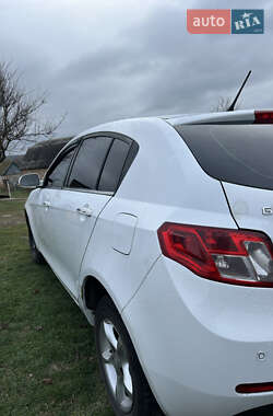 Хетчбек Geely Emgrand 7 (EC7) 2013 в 