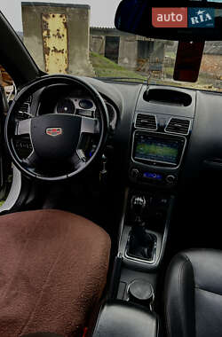Хетчбек Geely Emgrand 7 (EC7) 2013 в 