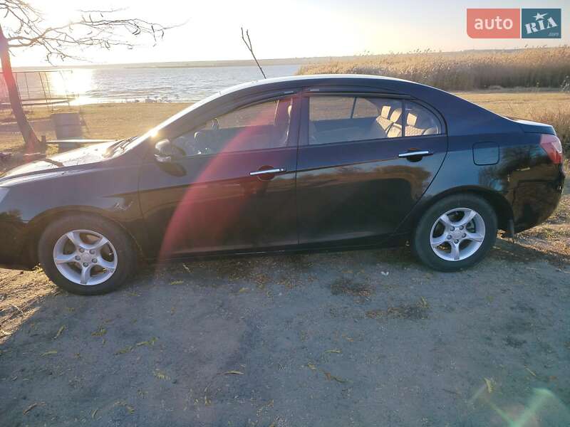 Седан Geely Emgrand 7 (EC7) 2012 в Роздільній