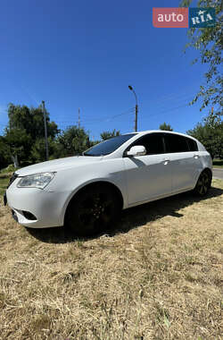 Хетчбек Geely Emgrand 7 (EC7) 2013 в 