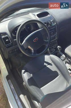 Хетчбек Geely Emgrand 7 (EC7) 2013 в 