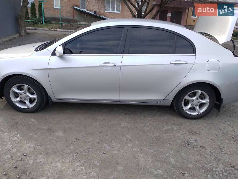 Седан Geely Emgrand 7 (EC7) 2013 в Тальном