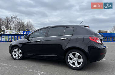 Хетчбек Geely Emgrand 7 (EC7) 2012 в 