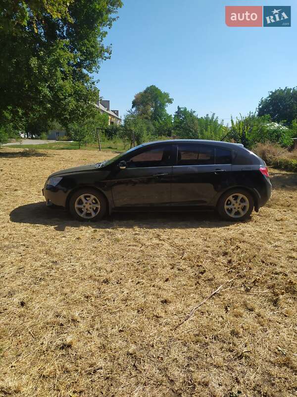 Хэтчбек Geely Emgrand 7 (EC7) 2013 в 