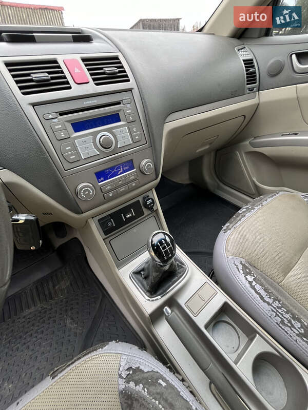 Хэтчбек Geely Emgrand 7 (EC7) 2011 в Дубровице