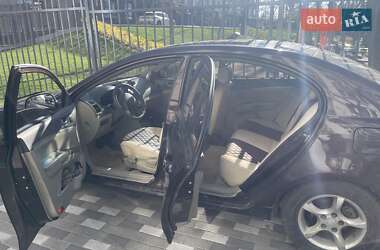 Седан Geely Emgrand 7 (EC7) 2012 в 