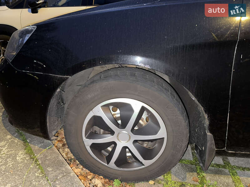 Седан Geely Emgrand 7 (EC7) 2014 в Долині