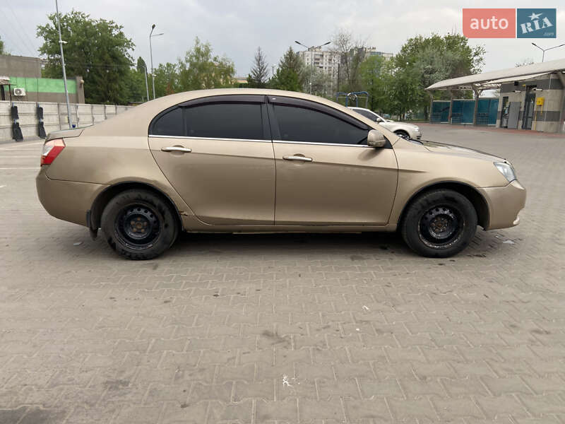 Седан Geely Emgrand 7 (EC7) 2012 в Кривому Розі