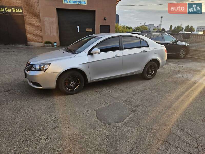 Седан Geely Emgrand 7 (EC7) 2013 в Киеве