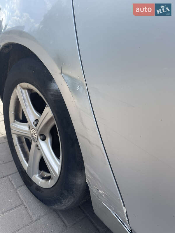 Седан Geely Emgrand 7 (EC7) 2011 в Кривом Роге