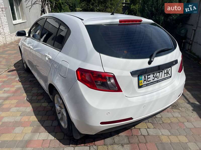Хэтчбек Geely Emgrand 7 (EC7) 2013 в Днепре