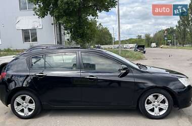 Хэтчбек Geely Emgrand 7 (EC7) 2012 в 
