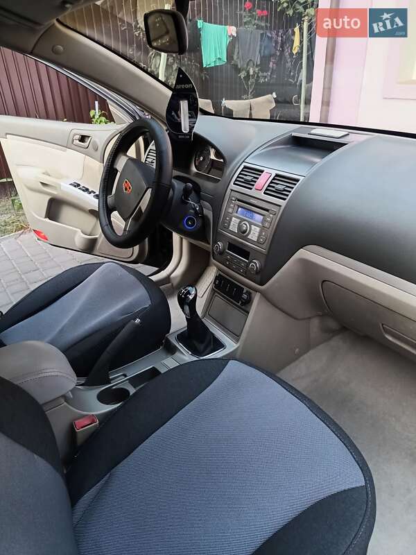Седан Geely Emgrand 7 (EC7) 2011 в Коцюбинському