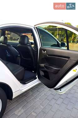 Седан Geely Emgrand 7 (EC7) 2013 в 