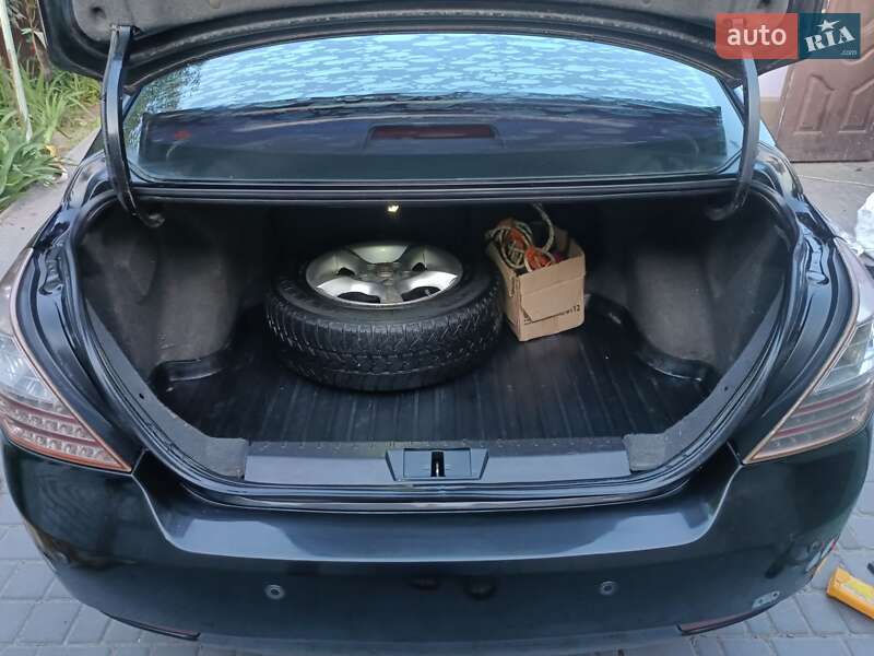 Седан Geely Emgrand 7 (EC7) 2011 в Коцюбинському