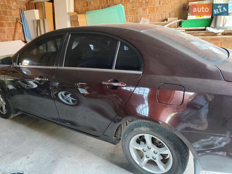 Седан Geely Emgrand 7 (EC7) 2013 в 