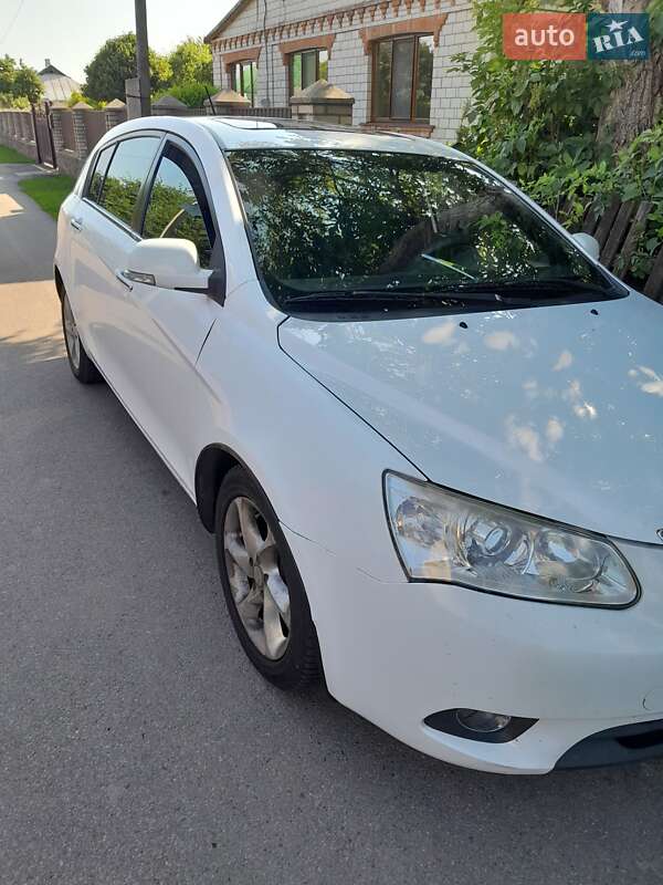 Хэтчбек Geely Emgrand 7 (EC7) 2015 в Белой Церкви