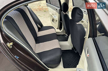 Седан Geely Emgrand 7 (EC7) 2011 в 