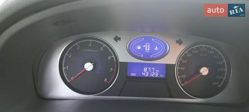 Хэтчбек Geely Emgrand 7 (EC7) 2012 в Ужгороде