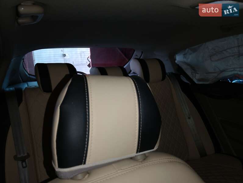 Хетчбек Geely Emgrand 7 (EC7) 2011 в Івано-Франківську
