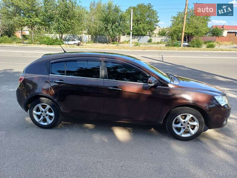 Хетчбек Geely Emgrand 7 (EC7) 2012 в Дніпрі