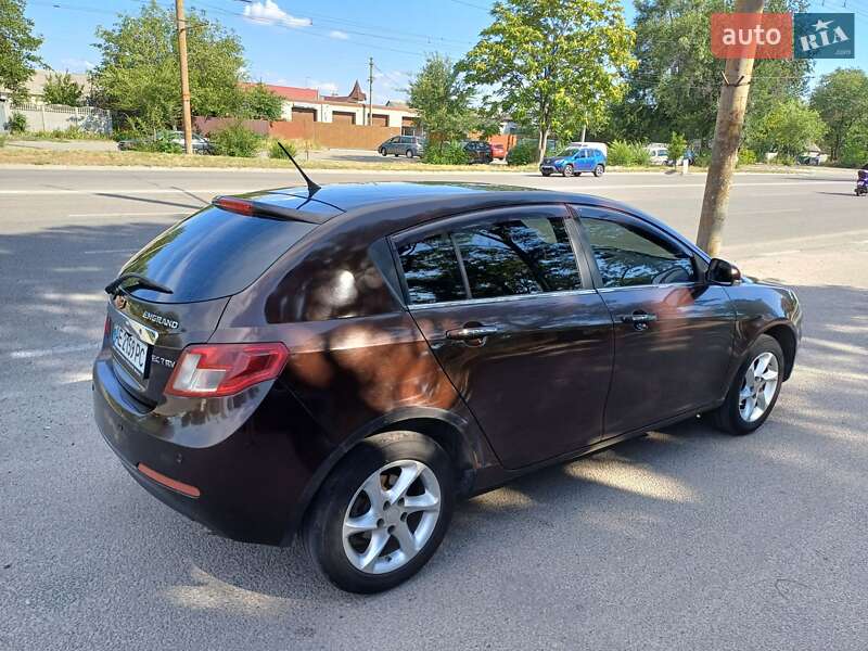 Хетчбек Geely Emgrand 7 (EC7) 2012 в Дніпрі