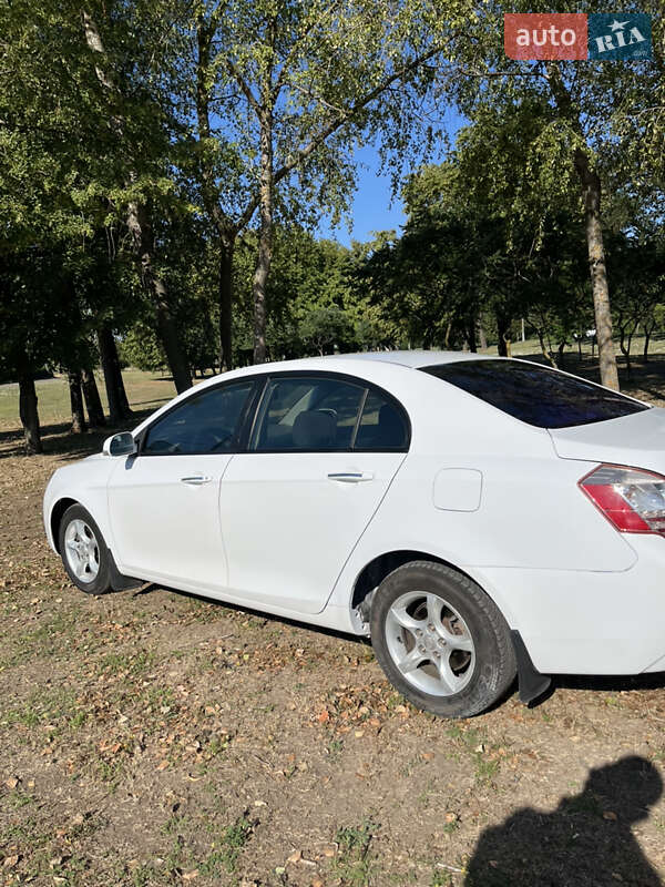 Седан Geely Emgrand 7 (EC7) 2011 в Кривому Розі