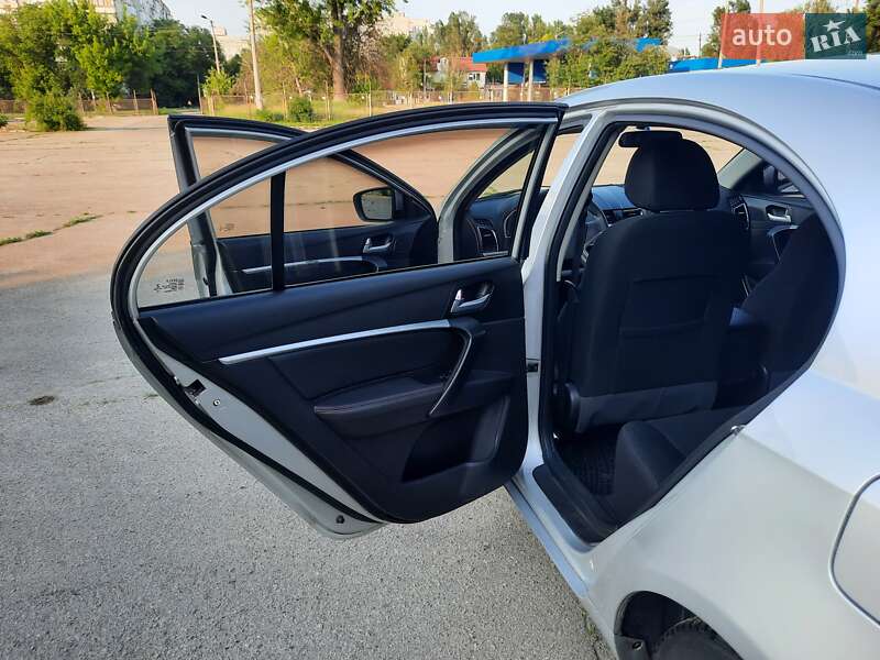 Седан Geely Emgrand 7 (EC7) 2017 в Запорожье