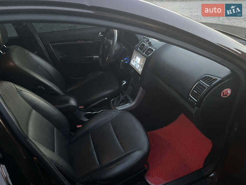 Седан Geely Emgrand 7 (EC7) 2014 в Ровно