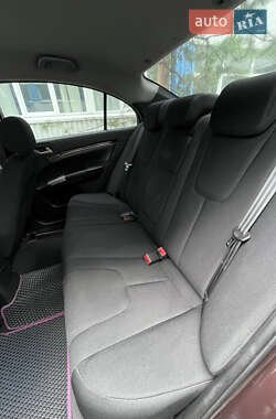 Седан Geely Emgrand 7 (EC7) 2012 в 
