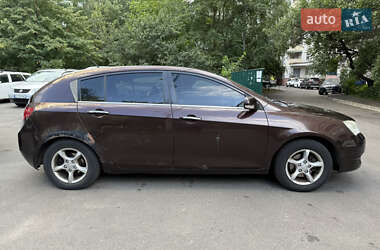 Хэтчбек Geely Emgrand 7 (EC7) 2014 в 