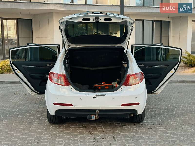 Хетчбек Geely Emgrand 7 (EC7) 2014 в Одесі
