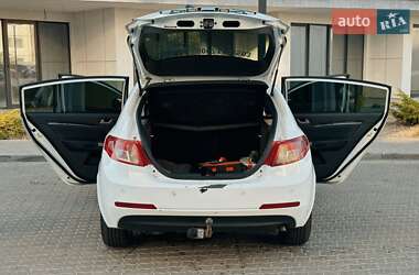 Хэтчбек Geely Emgrand 7 (EC7) 2014 в 