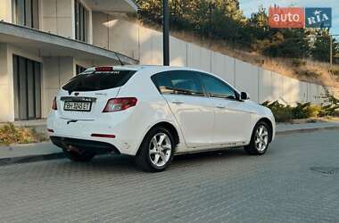 Хэтчбек Geely Emgrand 7 (EC7) 2014 в 