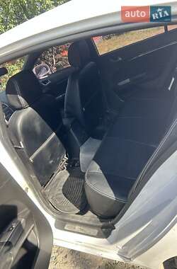 Хэтчбек Geely Emgrand 7 (EC7) 2013 в 