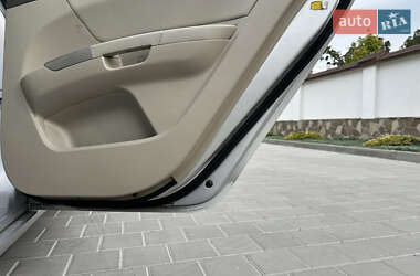 Седан Geely Emgrand 7 (EC7) 2012 в 