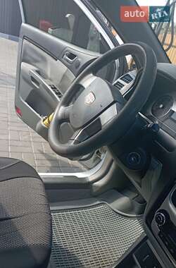 Хэтчбек Geely Emgrand 7 (EC7) 2012 в 
