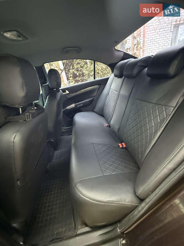 Седан Geely Emgrand 7 (EC7) 2012 в Кропивницькому