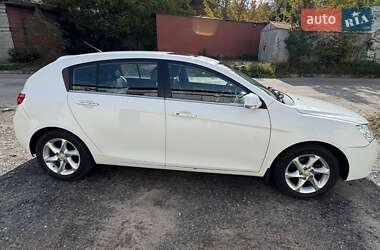 Хетчбек Geely Emgrand 7 (EC7) 2013 в 