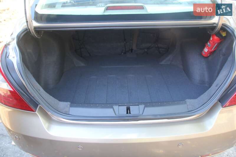 Седан Geely Emgrand 7 (EC7) 2011 в Кривому Розі