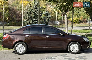 Седан Geely Emgrand 7 (EC7) 2012 в 