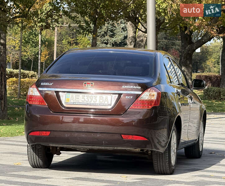 Седан Geely Emgrand 7 (EC7) 2012 в Дніпрі