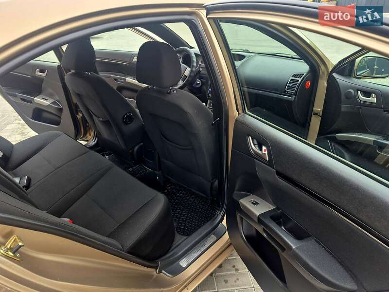 Седан Geely Emgrand 7 (EC7) 2013 в Новомосковську