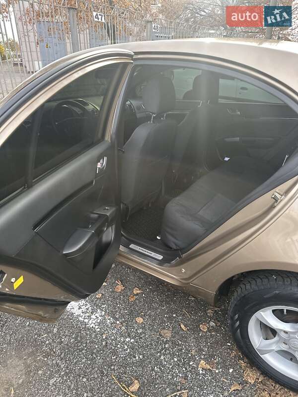 Седан Geely Emgrand 7 (EC7) 2013 в Києві