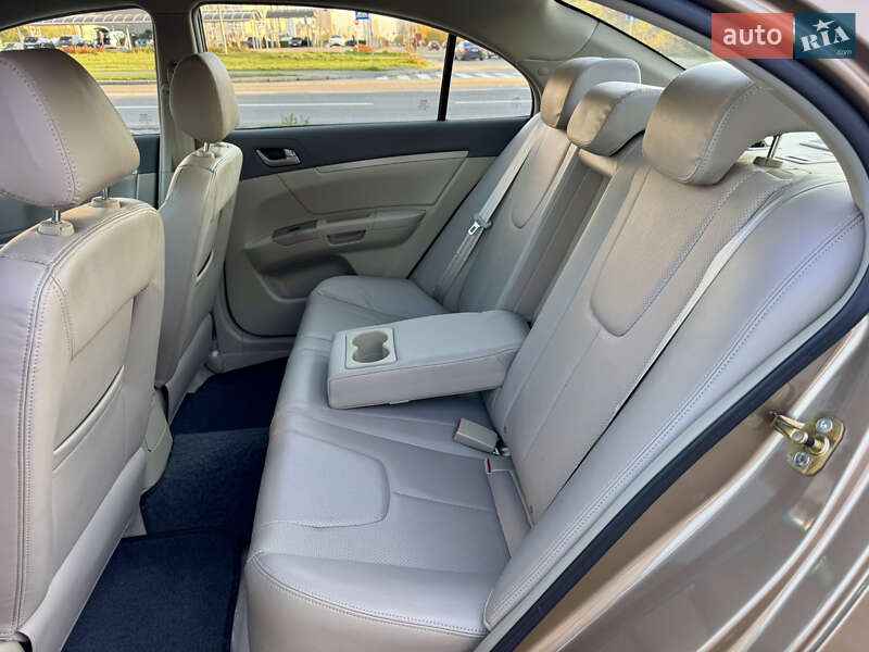 Седан Geely Emgrand 7 (EC7) 2012 в Киеве