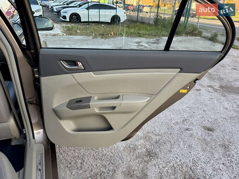 Седан Geely Emgrand 7 (EC7) 2012 в Киеве