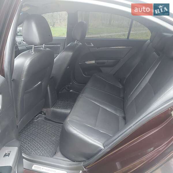 Седан Geely Emgrand 7 (EC7) 2013 в Дніпрі